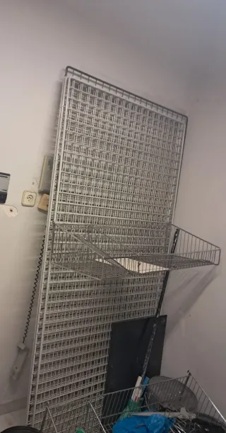 6 Vallas metálicas nuevas más 2 estanterías