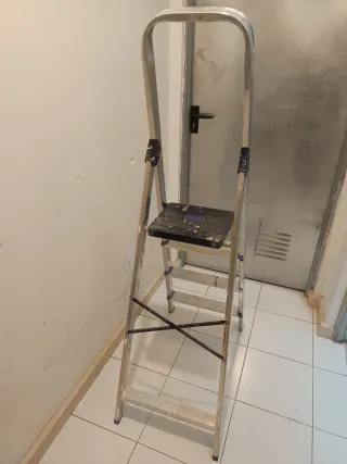 Escalera plegable aluminio