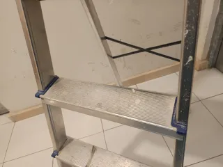 Escalera plegable aluminio