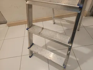 Escalera plegable aluminio