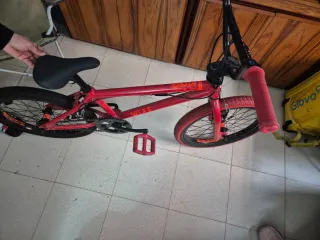 Bicicleta BMX Roja