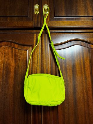 Bolso bandolera Pull&Bear verde neón