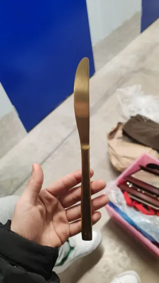 Tenedor/cuchillo oro de metal