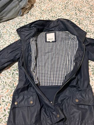 Chaqueta impermeable azul