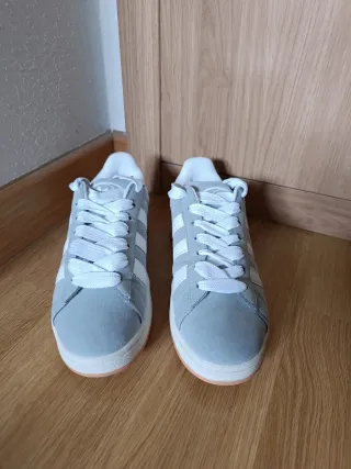 Adidas Campus Grises y blancas