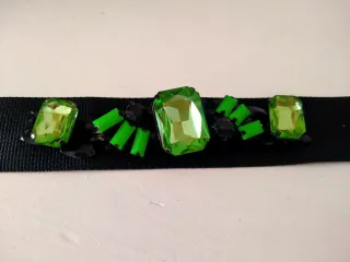 Pulsera Teria Yabar Negra con Piedras Verdes