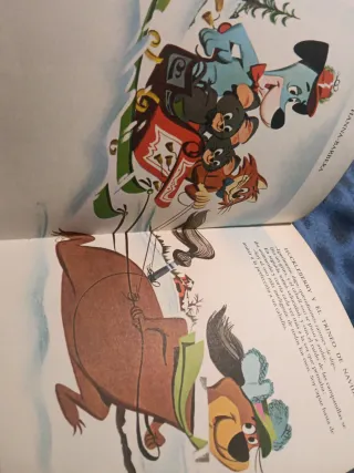 LIBRO  PELÍCULAS WALT DISNEY 1970.