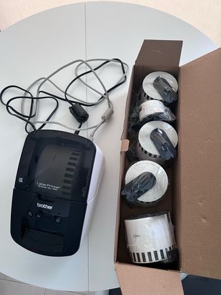 Impresora de etiquetas Brother QL-700 + recambios