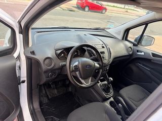 Ford Transit Courier 2023