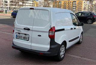 Ford Transit Courier 2023