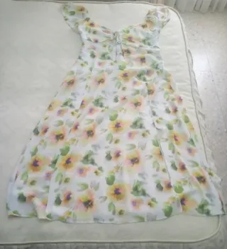 Vestido floral Stradivarius talla L