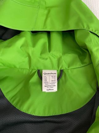 Chubasquero Quechua Verde talla 146,niño