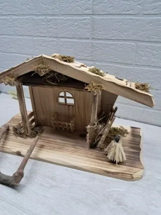 Capanna di montagna per presepe in legno