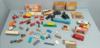 Coches, camiones, vehículos de juguete