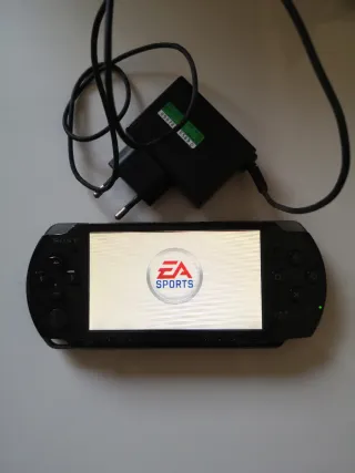 Sony PSP Negra + Cargador
