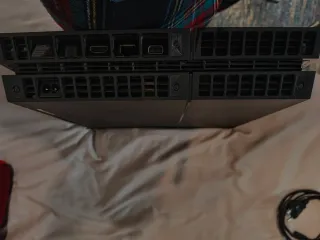 Playstation 4 (PS4) Nera con accessori