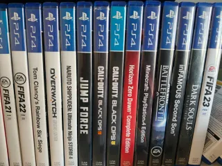 Playstation 4 (PS4) Nera con accessori