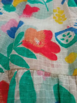 Vestido estampado floral 3-4 años.