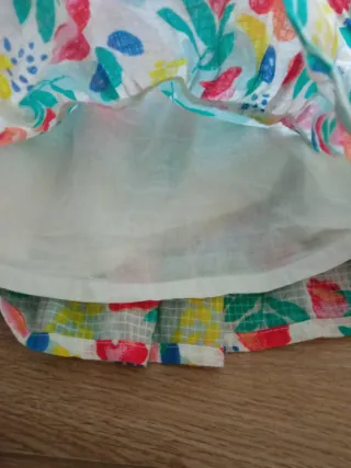 Vestido estampado floral 3-4 años.