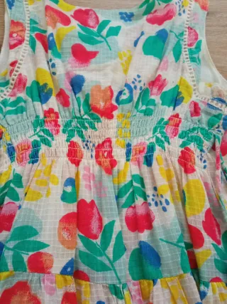 Vestido estampado floral 3-4 años.