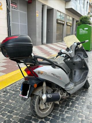 Kymco Grand Dink 125 con ITV