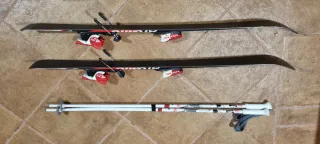 Esquís infantiles Atomic con bastones