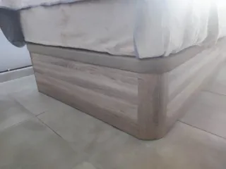 Canapé de madera y tela