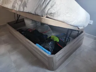 Canapé de madera y tela