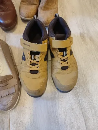 Zapatos. los 4 pares a 100€