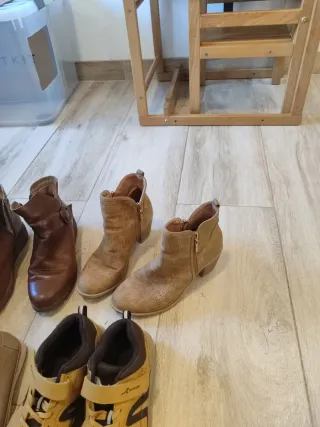 Zapatos. los 4 pares a 100€