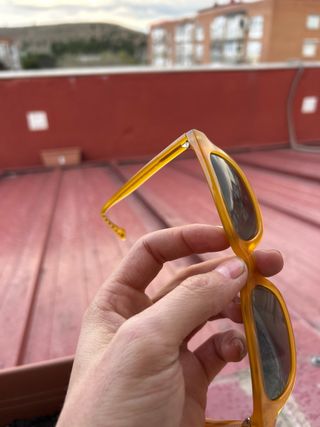 Gafas de sol amarillas