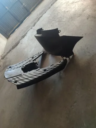 Suelo y protector cofre Yamaha BWS