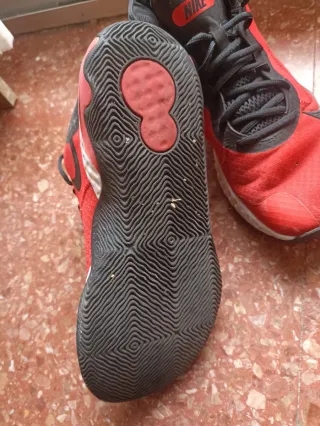 Zapatillas Nike Talla 43 Negras y Rojas