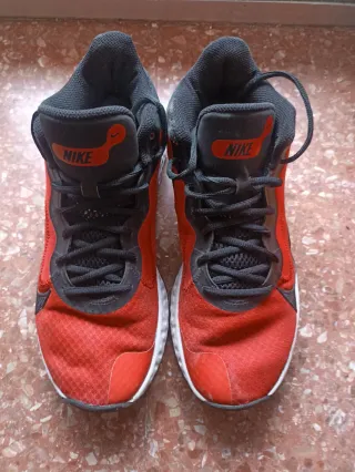 Zapatillas Nike Talla 43 Negras y Rojas