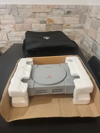 Playstation 1 Gris + Mando + Funda