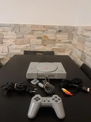 Playstation 1 Gris + Mando + Funda