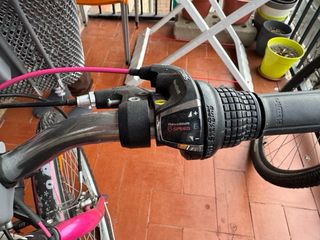 Bicicleta B'Twin Poply 500 Negra/Rosa 6V