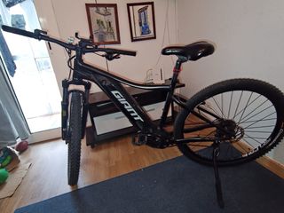 Bicicleta Eléctrica Giant Negra