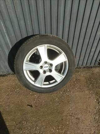 Llanta de aluminio 17 pulgadas Ford