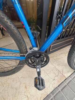 Bicicleta de montaña BERG azul y roja