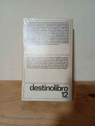 Dioses tumbas y sabios