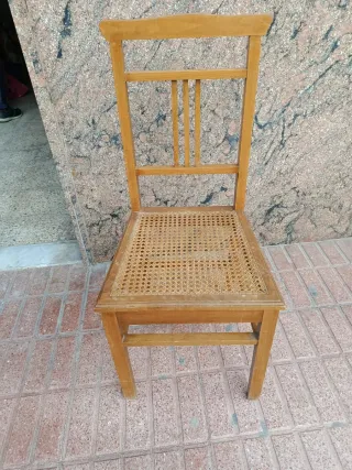 Juego de 2 Sillas de Madera con Asiento de rejilla