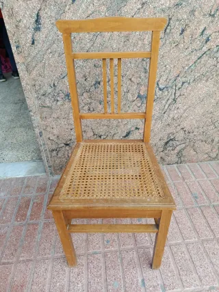 Juego de 2 Sillas de Madera con Asiento de rejilla
