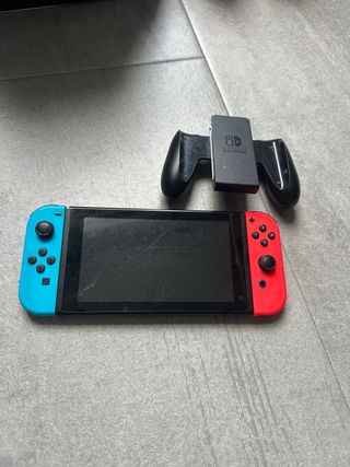 Nintendo Switch con mando y cable