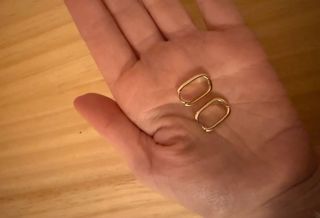 Pendientes dorados ovalados