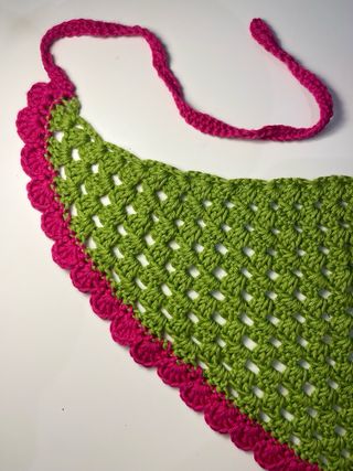 Bandana crochet hecho a mano rosa y verde