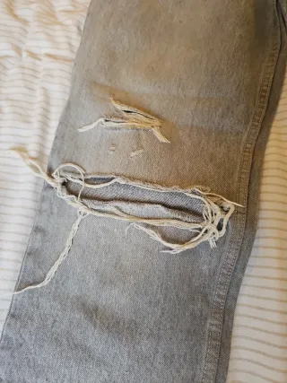 Vaqueros boyfriend Zara grises rasgados