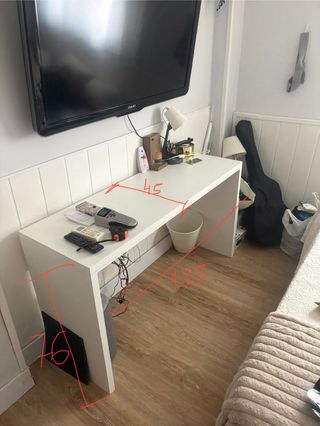 Mesa de estudio blanca