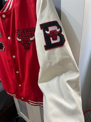 Chaqueta Chicago Bulls NBA Roja y Blanca
