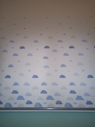 Stores 150cm nubes azules para habitación infantil